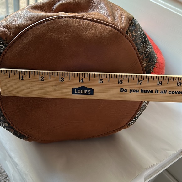 The sak large shoulder hobo purse brown/orange with a feather bird print - Picture 10 of 13